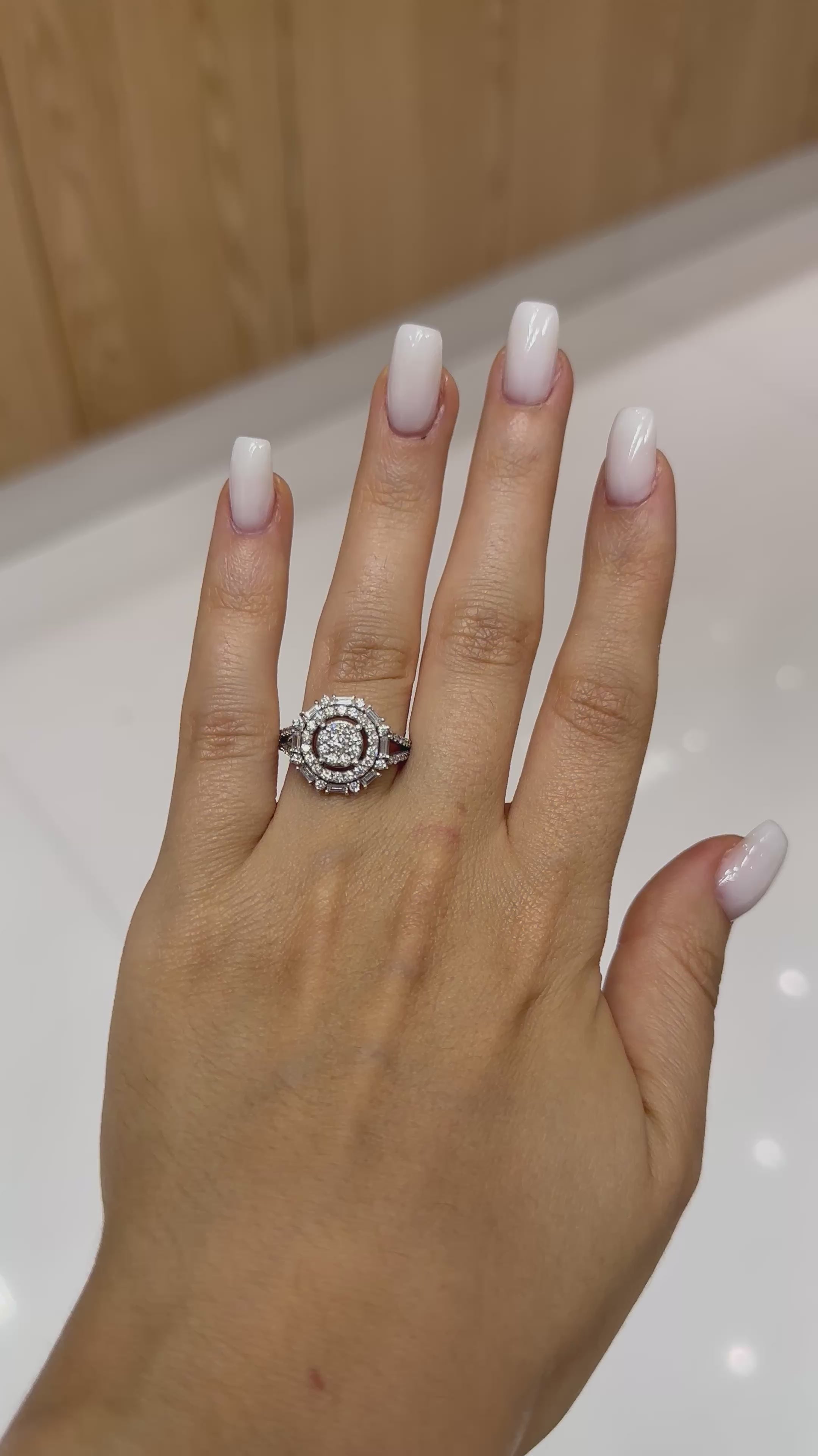 Bague diamant Ronds Baguettes en or blanc 18 carats, 0,95 ct de diamants naturels – Diamea – vidéo 1