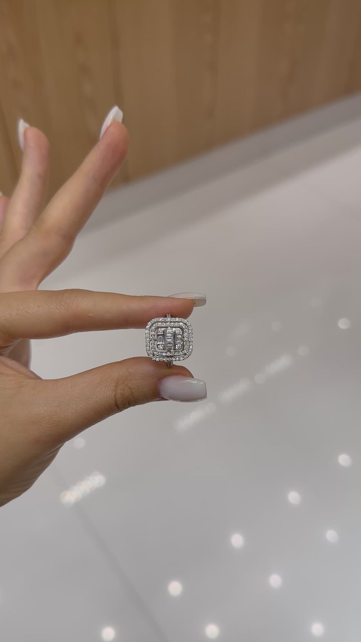 Bague diamant Carré Diamants Rond Baguette en or blanc 18 carats, 0,89 ct de diamants naturels – Diamea – vidéo 2