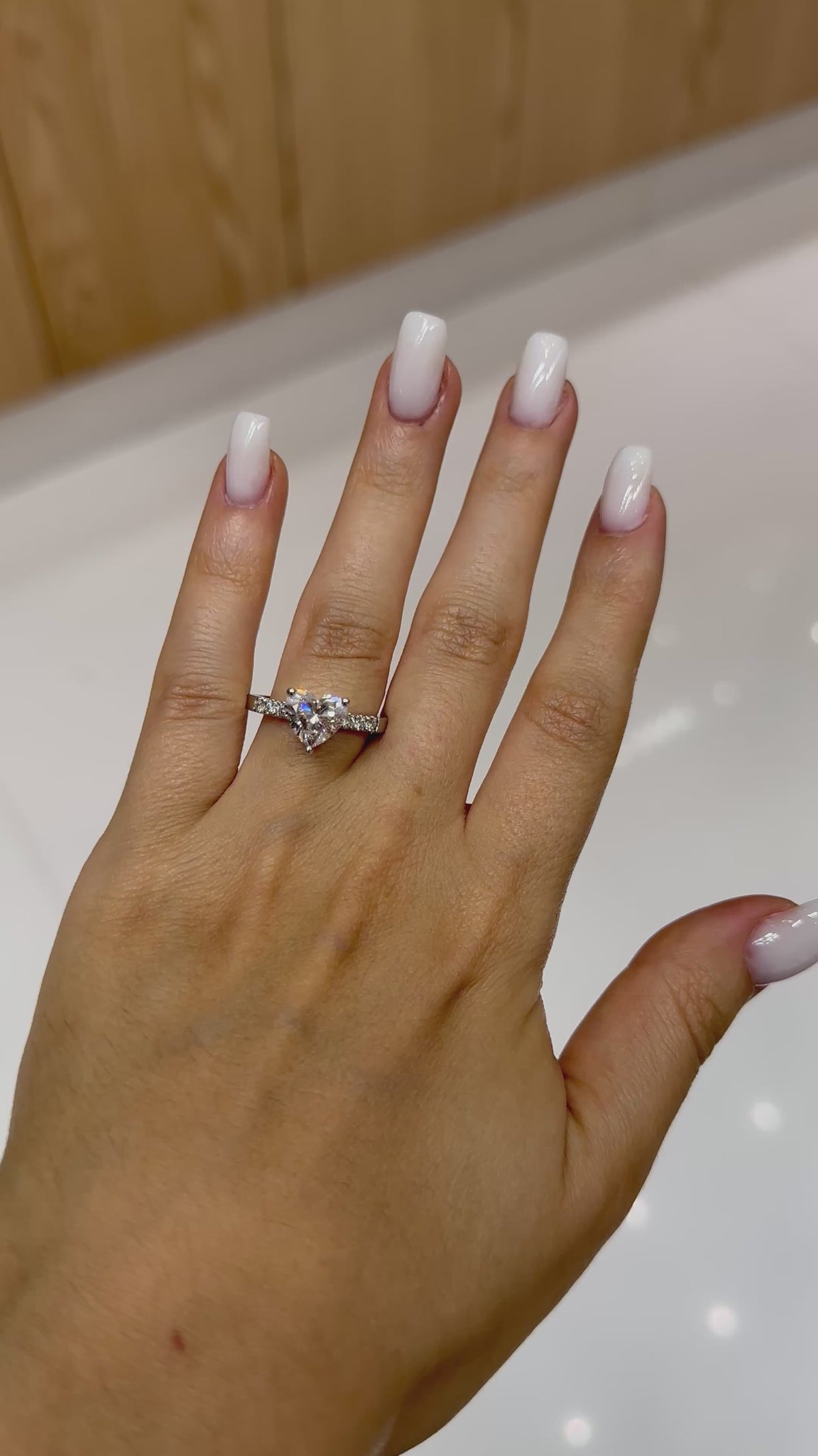 Vidéo bague solitaire diamant de laboratoire cœur 2 ct – Diamea
