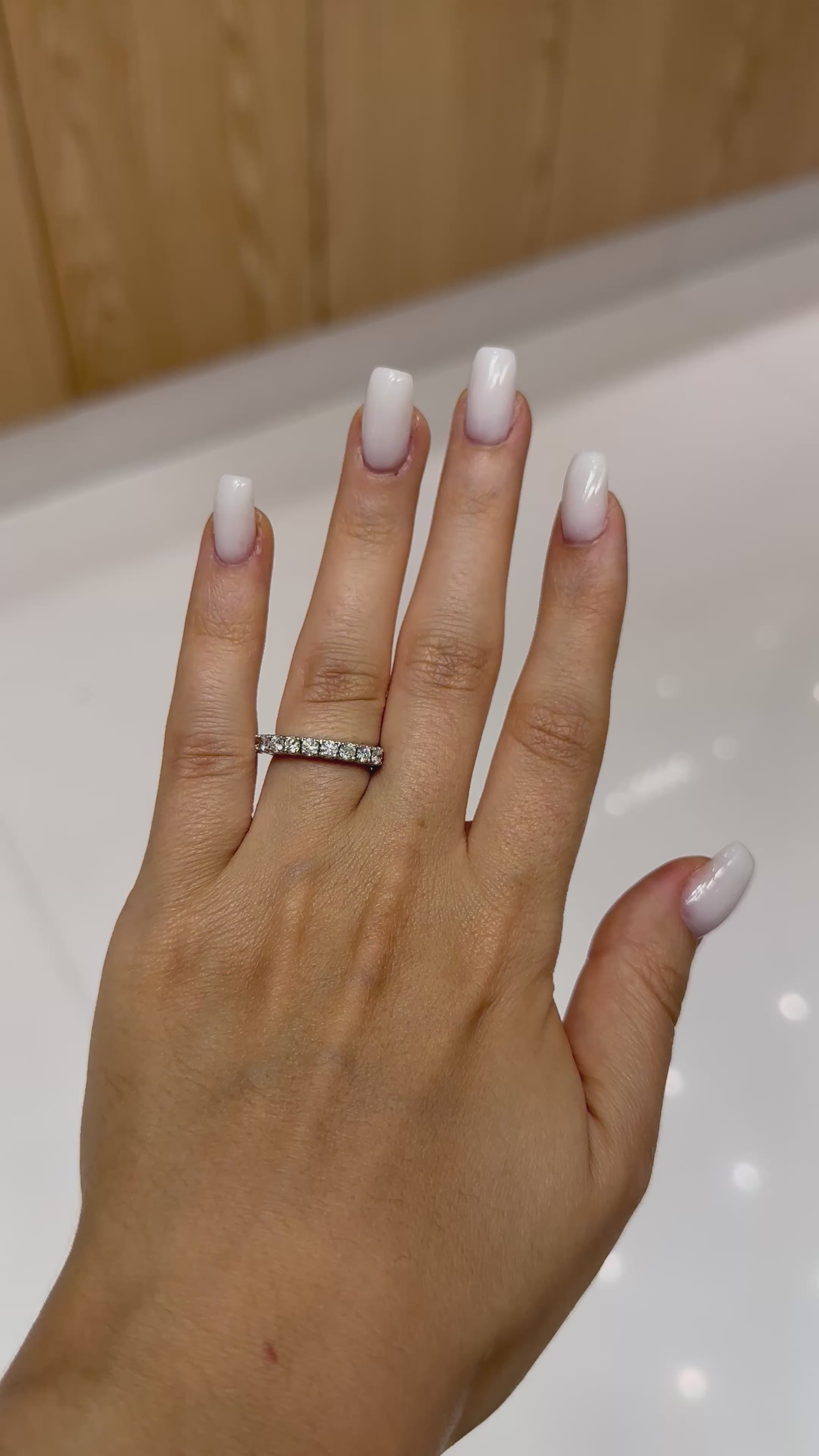Bague diamant Demi Alliance Diamants – Diamea – vidéo 1