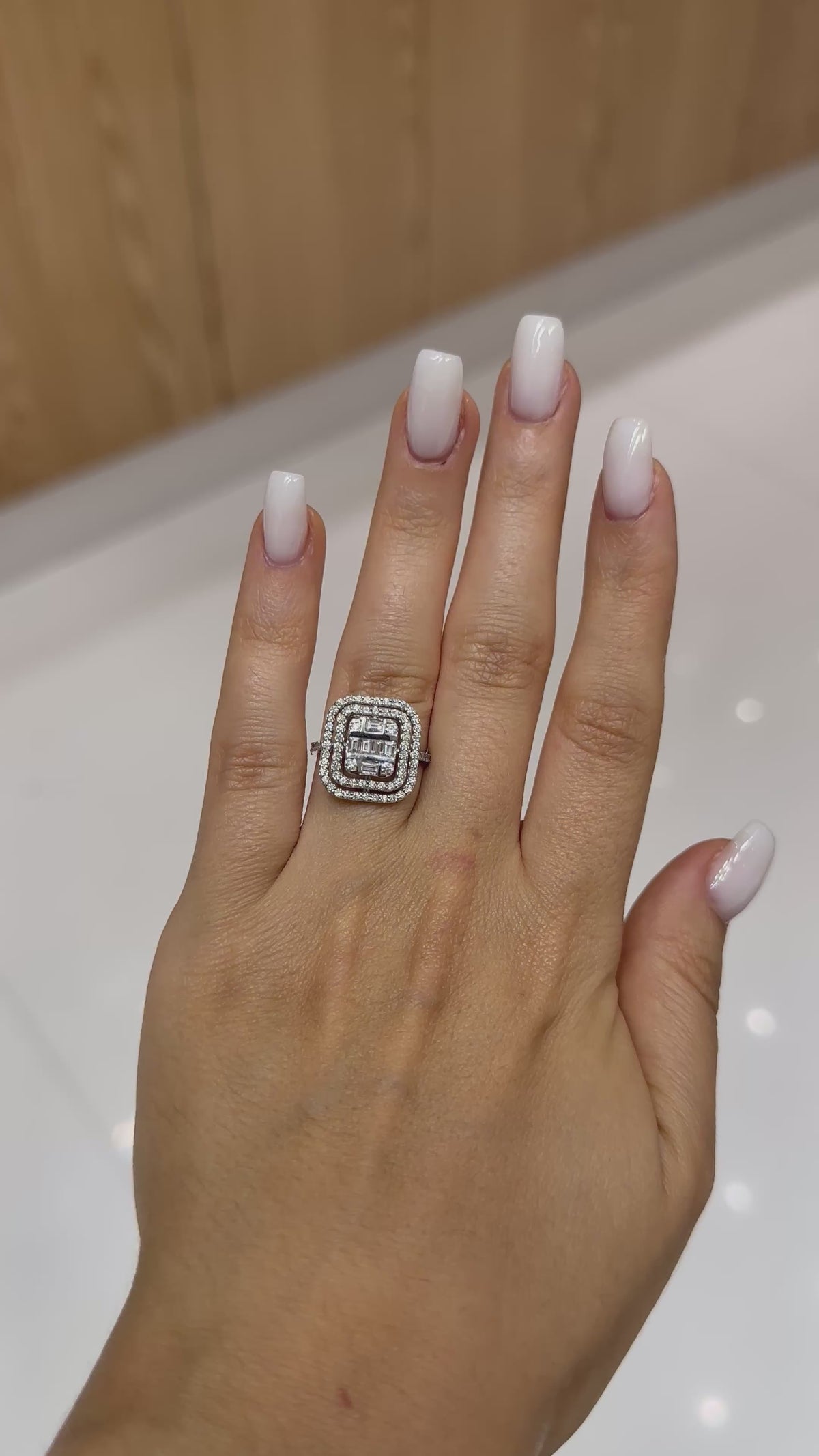 Bague diamant Carré Diamants Rond Baguette en or blanc 18 carats, 0,89 ct de diamants naturels – Diamea – vidéo 1