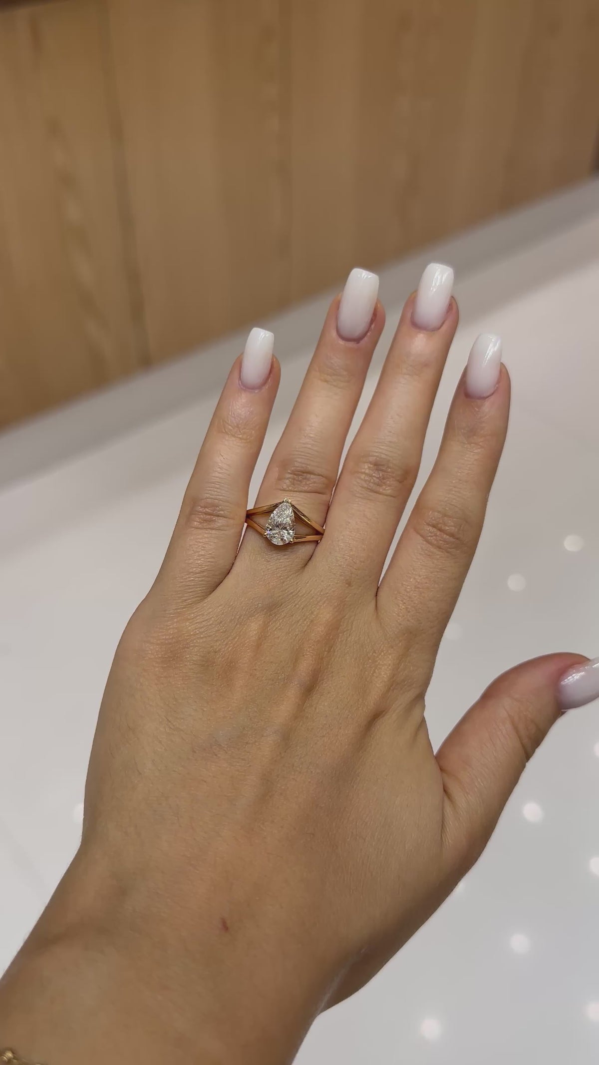 Vidéo bague solitaire diamant de laboratoire poire 1,5 ct – Diamea