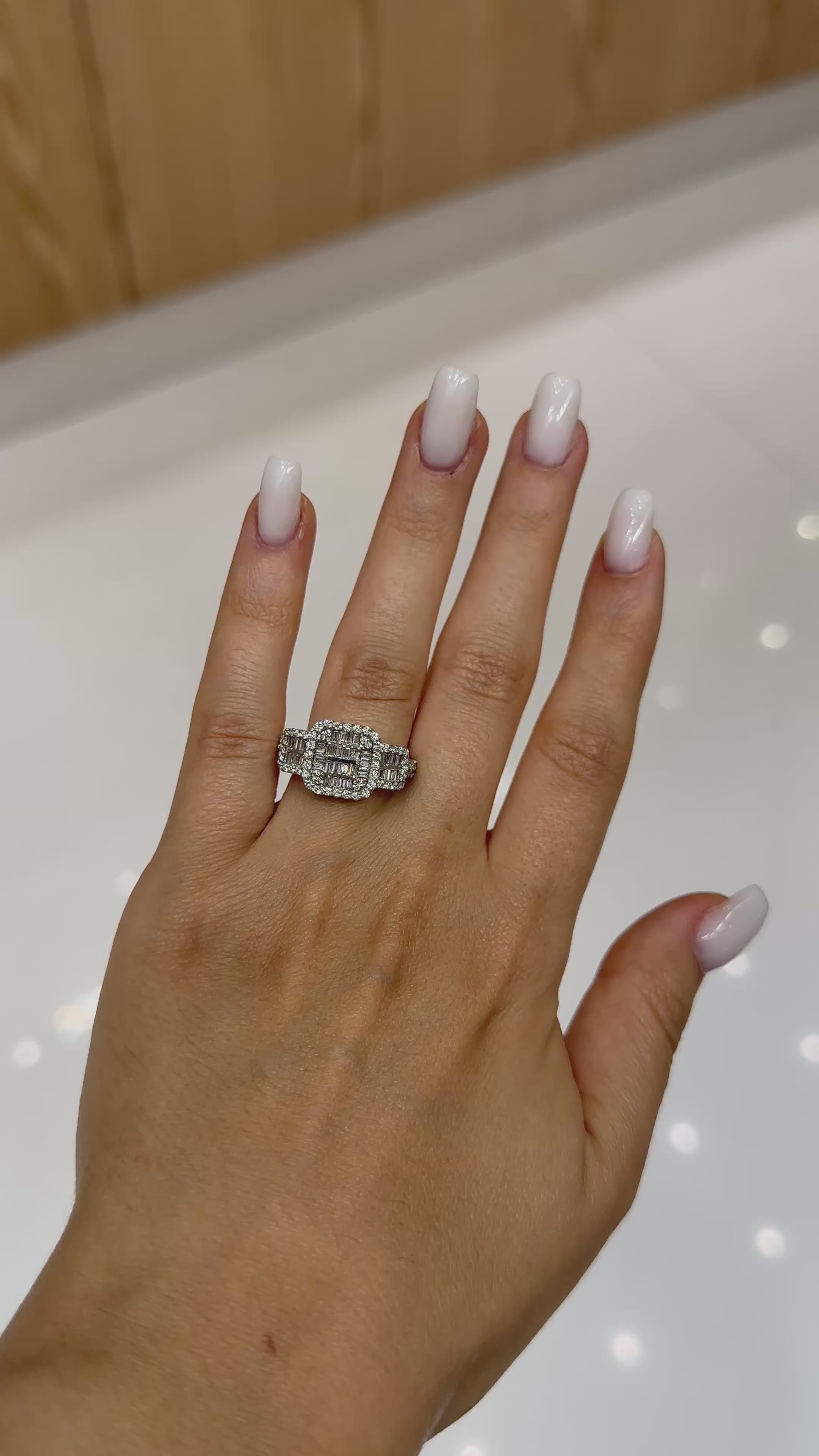 Bague diamant Carré Baguettes Diamants en or blanc 18 carats, 0,95 ct de diamants naturels – Diamea – vidéo 1