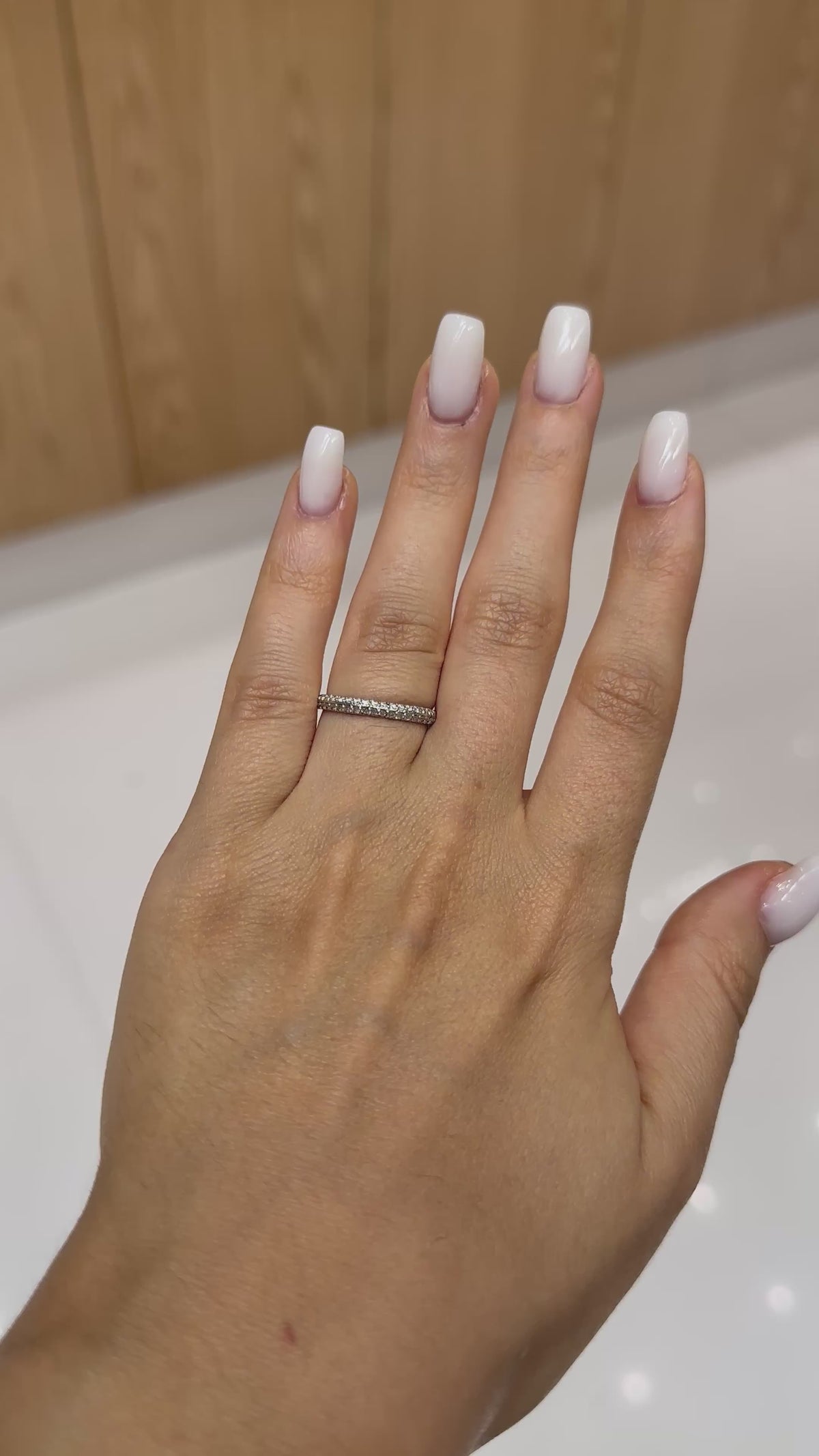 Bague diamant Demi Alliance Diamants – Diamea – vidéo 1
