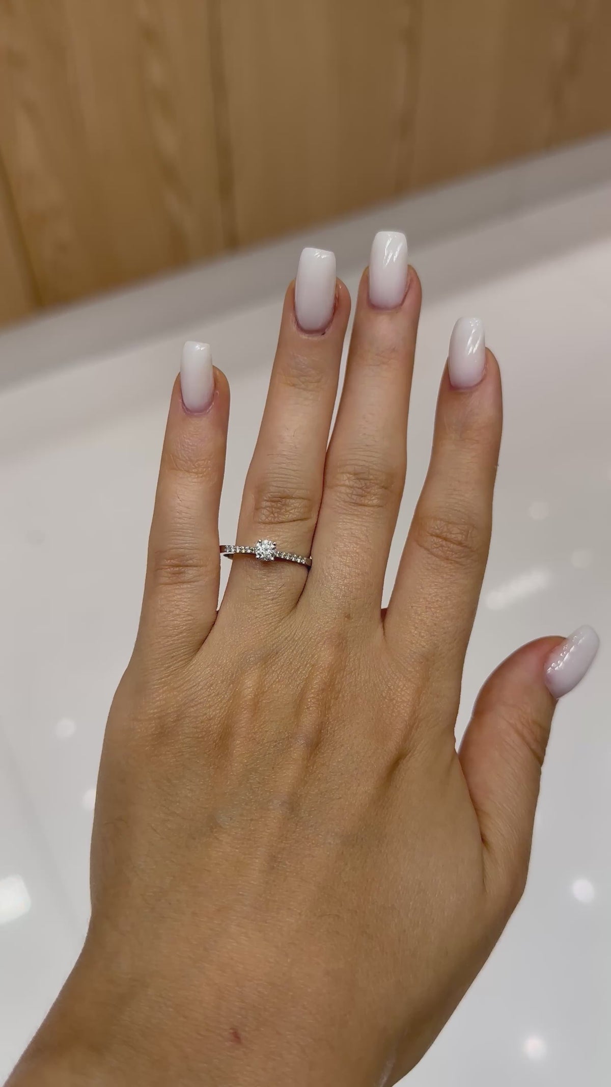 Bague solitaire diamant Solitaire Rond Diamants en or blanc 18 carats, 0,34 ct de diamants naturels – Diamea – vidéo 1